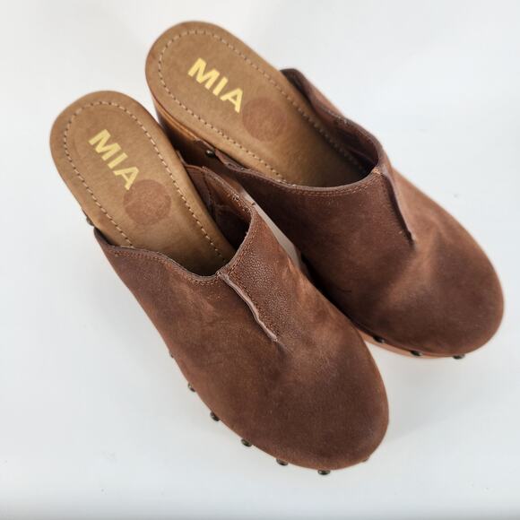 Mia Dark Brown Faux Suede Closed Toe Chunky Clog Block Heel Shoes Women's size 8 - Picture 2 of 5